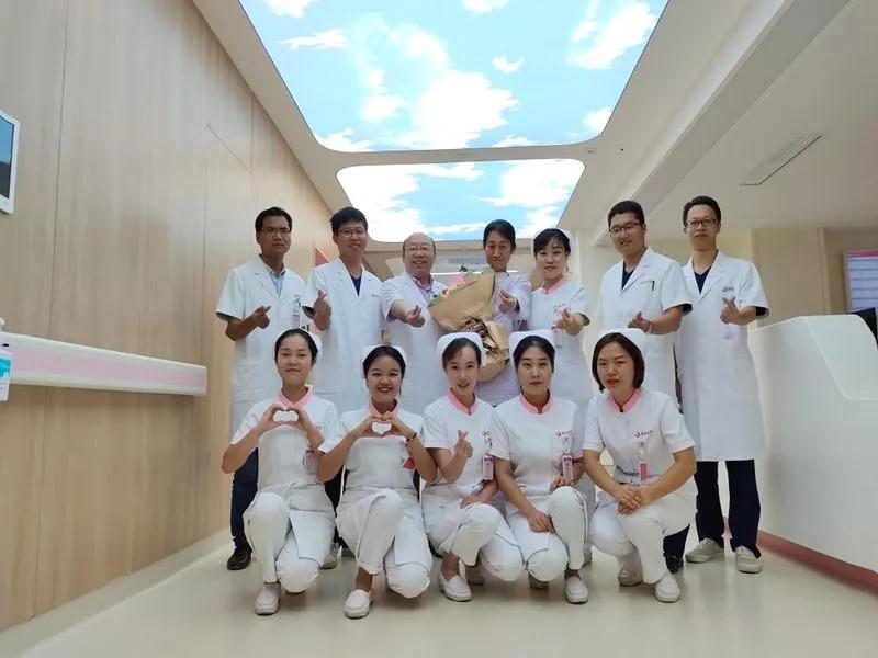 這個(gè)國慶，西安國際醫(yī)學(xué)中心人用守護(hù)向祖國深情表白