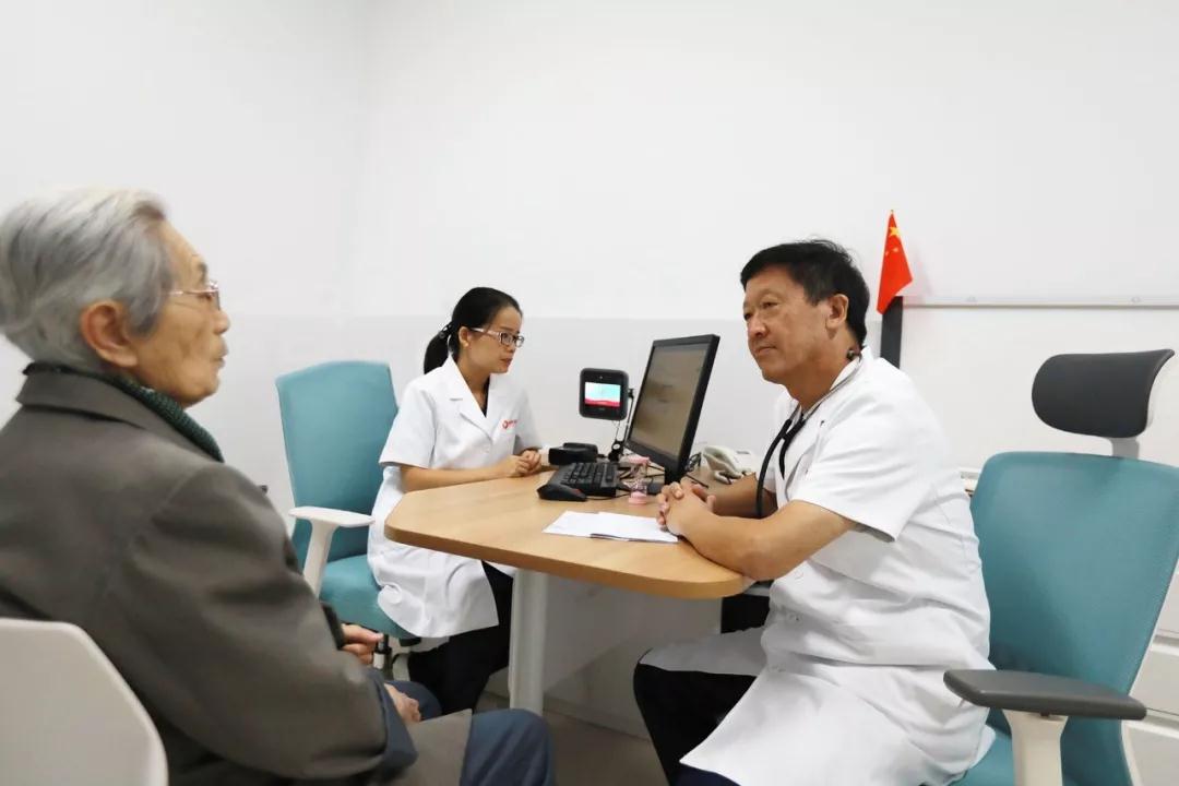 《健康時(shí)報(bào)》記者走進(jìn)西安國際醫(yī)學(xué)中心，請(qǐng)看報(bào)道