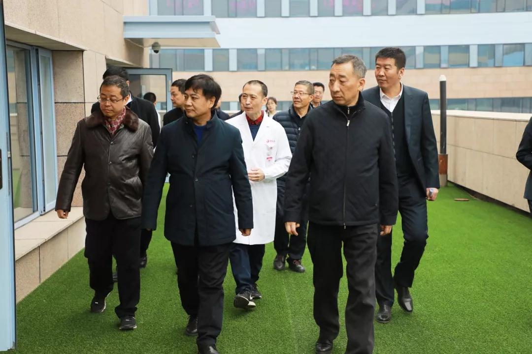 西北大學(xué)黨委書(shū)記王亞杰一行到西安國(guó)際醫(yī)學(xué)中心醫(yī)院考察交流