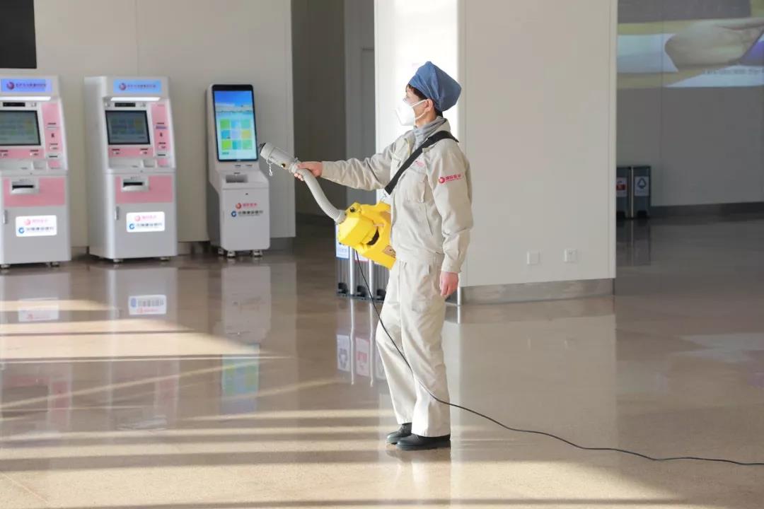 西安電視臺——機器人科學防疫  保障非疫情患者正常就診