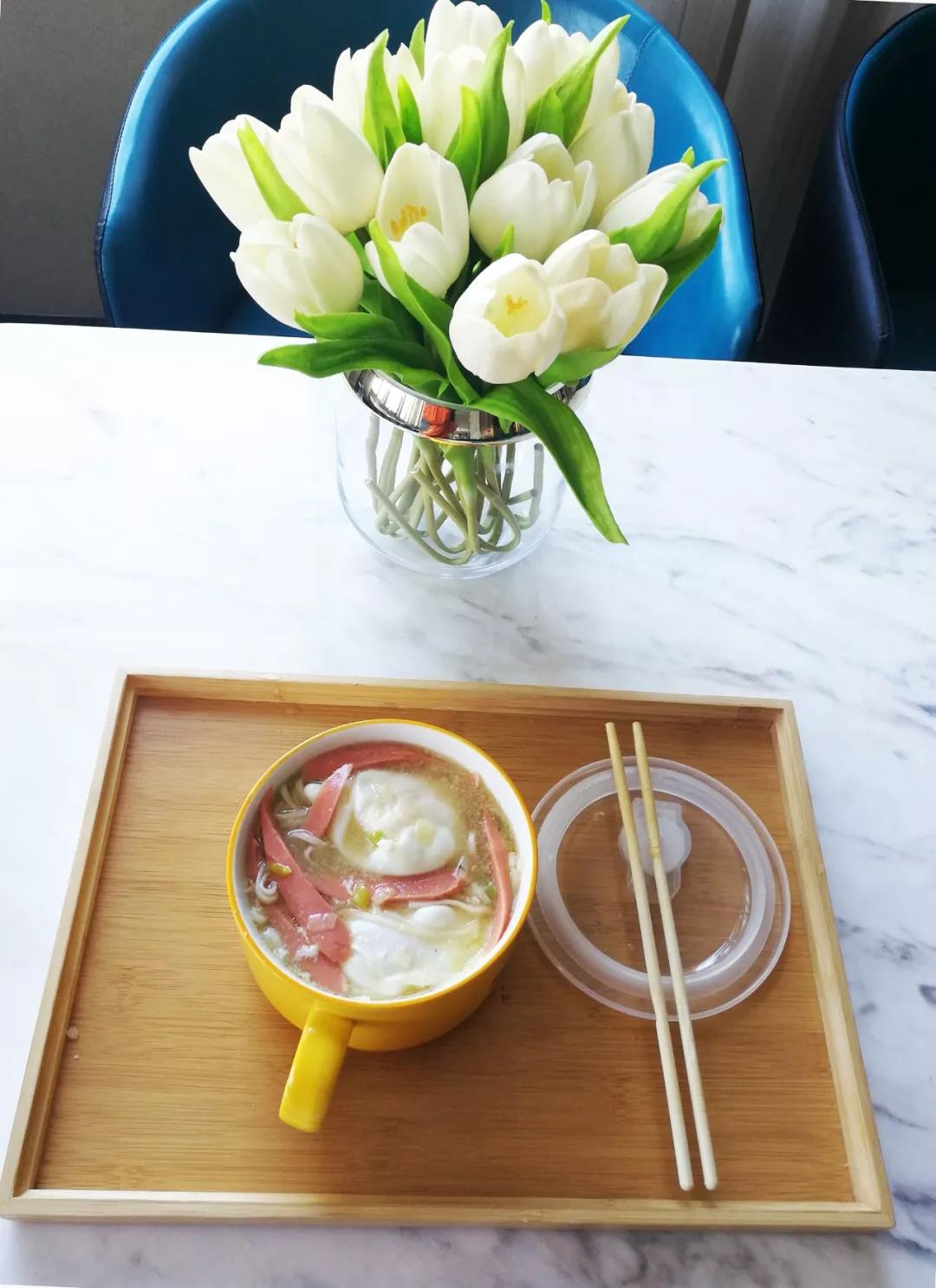 疫情一線過生日：一碗長(zhǎng)壽面+一個(gè)荷包蛋