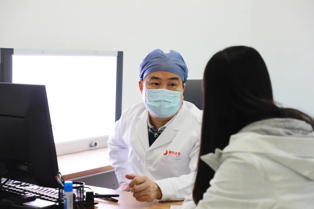 戰(zhàn)疫是英雄 救治是楷?！靼矅H醫(yī)學(xué)中心醫(yī)院支援湖北醫(yī)療隊(duì)隊(duì)員返崗工作干勁十足