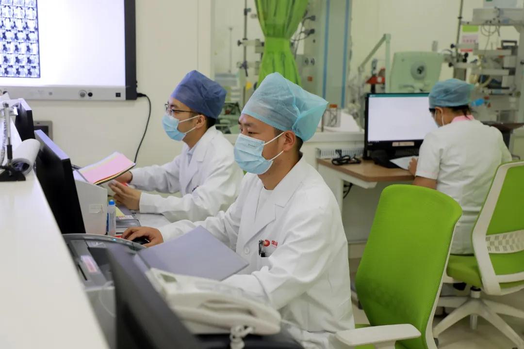 五一勞動節(jié) 有這樣一群人描繪最美敬業(yè)福！