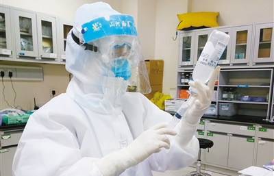 西安日?qǐng)?bào)——記西安國(guó)際醫(yī)學(xué)中心醫(yī)院護(hù)士申歡歡