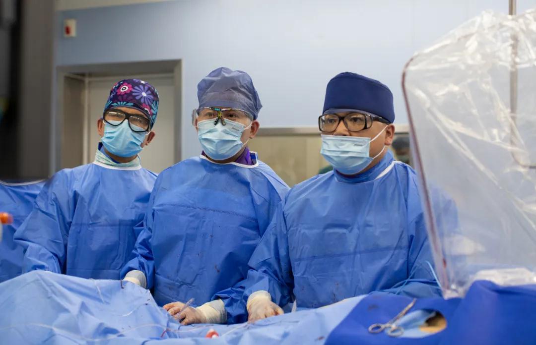 完美！僅5毫米手術(shù)傷口，解決七旬老人主動脈夾層及多年“房顫”帶來的腦卒中煩惱！