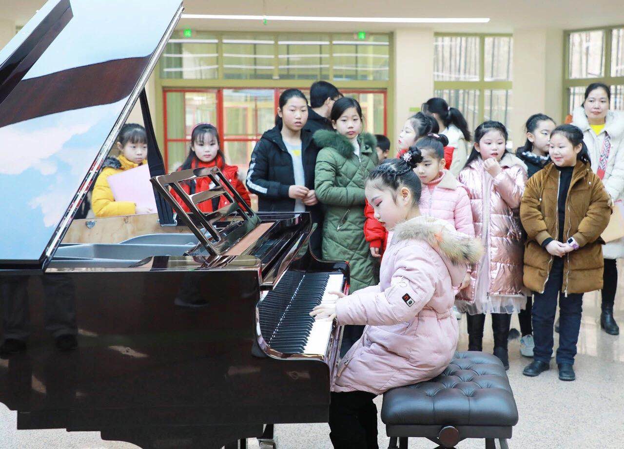 暖心！“小演奏家”走進(jìn)西安國際醫(yī)學(xué)中心醫(yī)院——“寒假健康教育公益行”研學(xué)活動(dòng)之二