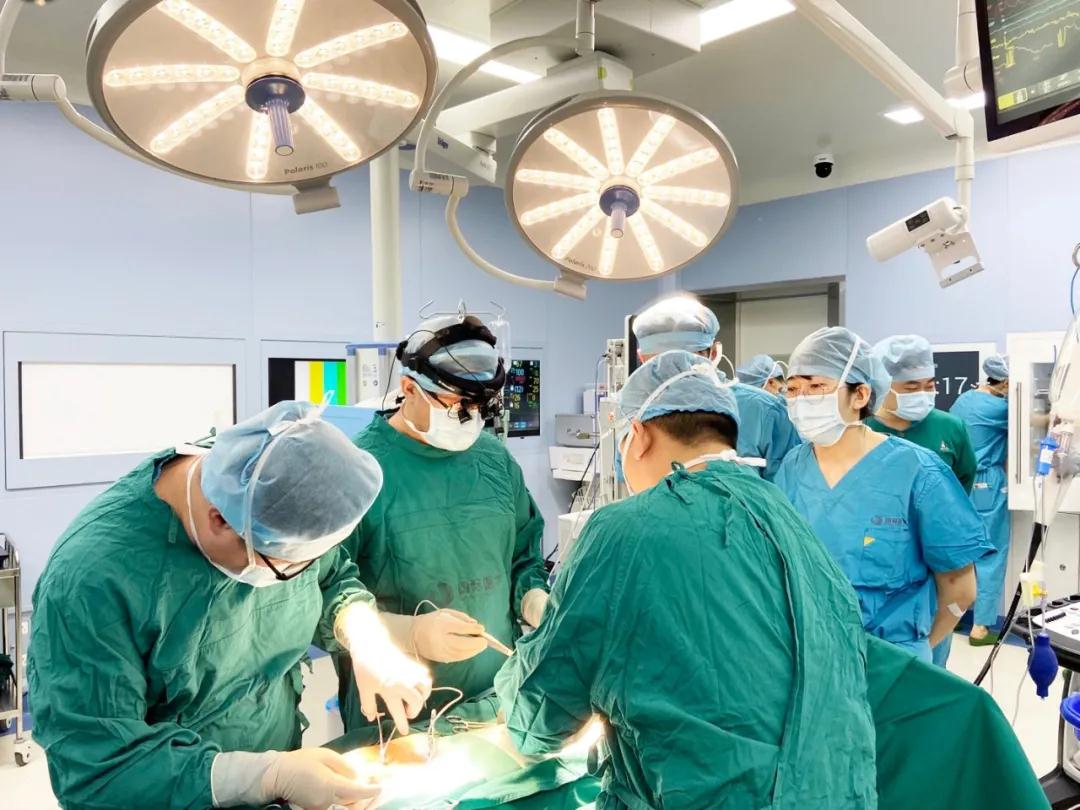 媽媽別害怕，我一直在您身邊——心臟外科又一臺達(dá)芬奇機器人二尖瓣置換術(shù)順利完成