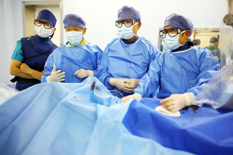 三秦網(wǎng)—?jiǎng)e緊張啊，有我們?cè)谀惴判陌桑?>
				             </a>
                <div   id=