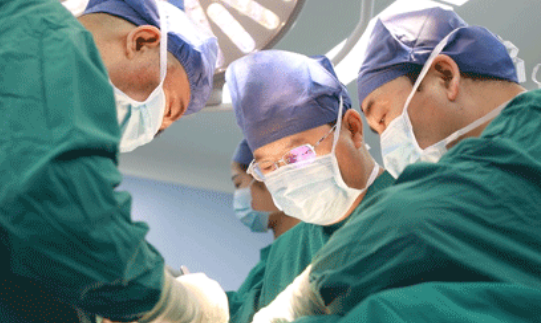 華商云健康—世界首例！我院骨科完成高難度、高科技3D打印可動(dòng)人工頸椎-椎間盤復(fù)合體植入術(shù)