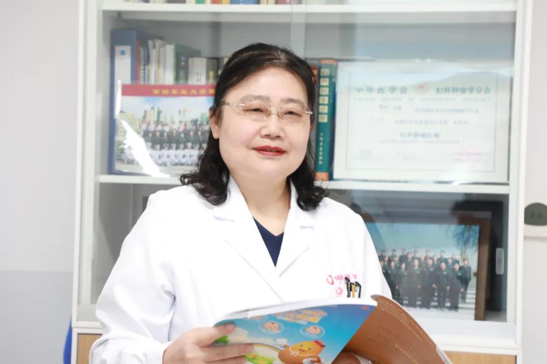 健康時(shí)報(bào)—黃艷紅：中國首例“添宮寶寶”第一人