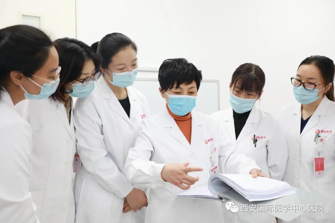 81歲老人腹大如球，一個(gè)半小時(shí)后……