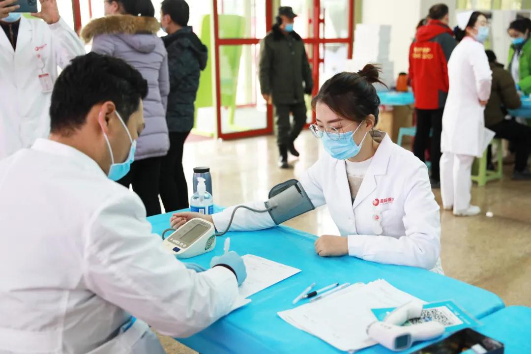 西安發(fā)布—西安國際醫(yī)學(xué)中心醫(yī)院百余名醫(yī)護人員獻血30000毫升