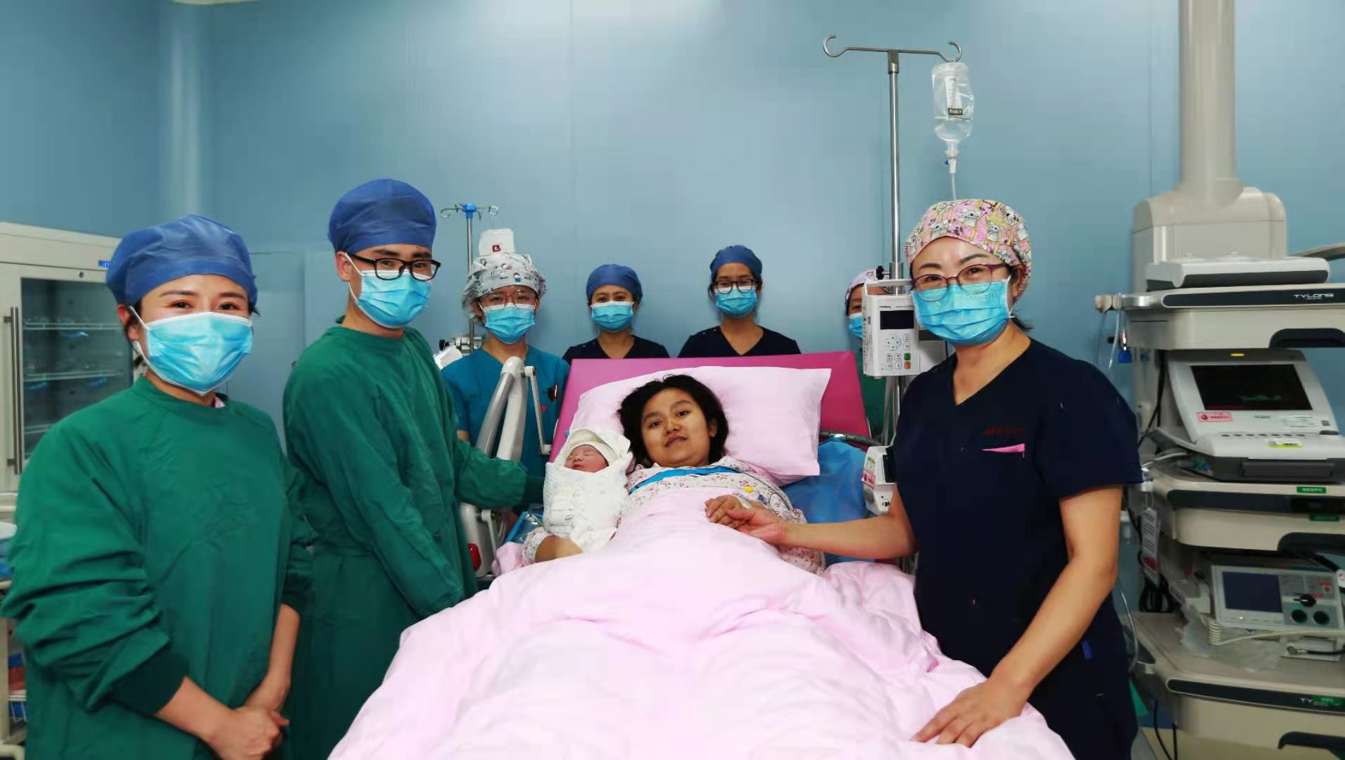 原點新聞—迎新春，西安國際醫(yī)學中心醫(yī)院第一個“金牛寶寶”來啦！