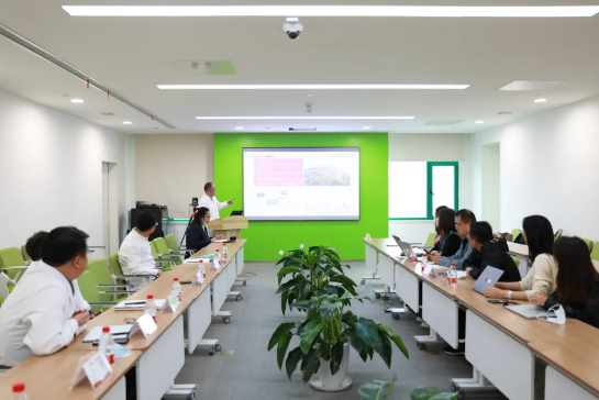 阿里健康頻道運(yùn)營(yíng)部余澤偉總經(jīng)理一行到訪西安國(guó)際醫(yī)學(xué)中心醫(yī)院