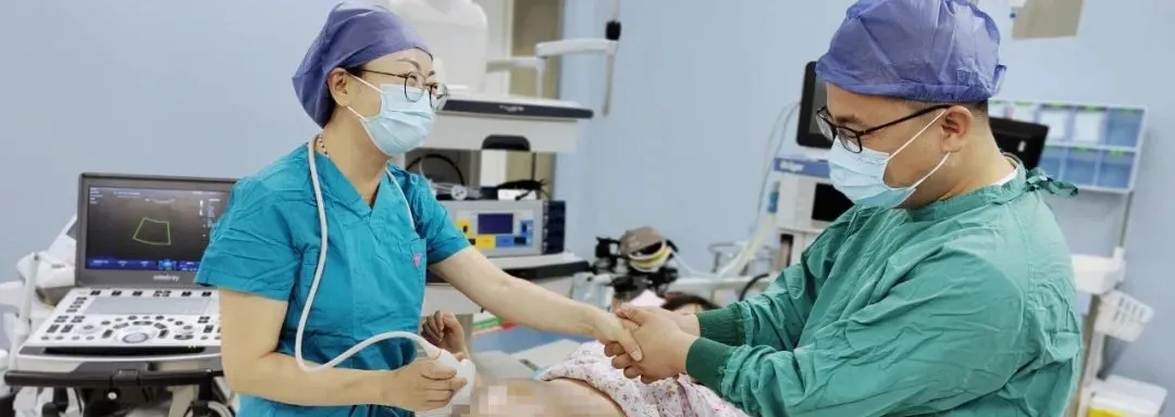 妙手醫(yī)生幫寶寶“翻身” ——我院產(chǎn)科成功開展首例臀位胎兒“外倒轉術”