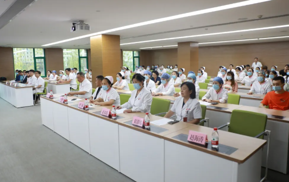 安全用械 守護(hù)健康——我院舉辦首屆“急救、生命支持類設(shè)備安全使用月”活動