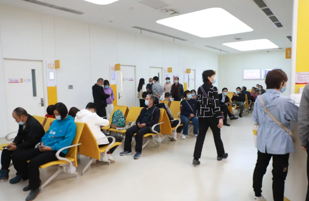 專家提醒：暴飲暴食容易誘發(fā)急性胰腺炎等疾?。?>
				             </a>
                <div   id=