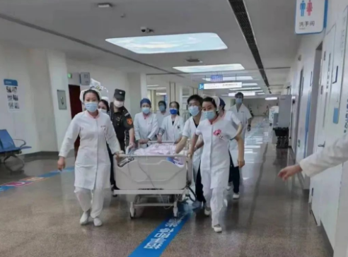 “999”急救集結(jié)號響起！他們與時間賽跑......