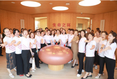 西安市女企業(yè)家協(xié)會(huì)走進(jìn)西安國際醫(yī)學(xué)中心醫(yī)院參觀交流