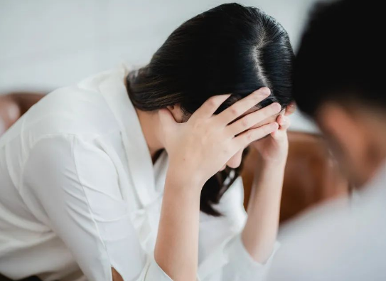 沒食欲、睡眠差、全身乏……這些“長新冠”癥狀有可能是心理疾病撥打96999-3可免費咨詢