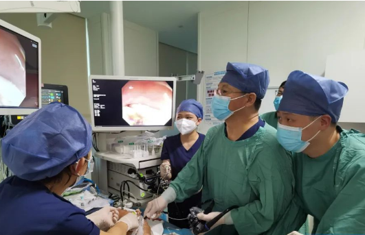 吃雞有風(fēng)險！多學(xué)科聯(lián)手為71歲老人清除“刺客”