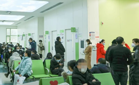 節(jié)后首個工作日|不停歇，他們?nèi)κ刈o(hù)患者健康！