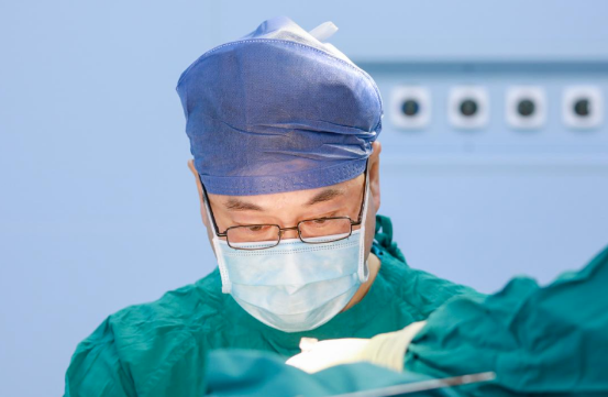 7歲遭遇油罐爆炸！單親媽媽“浴火重生”擺脫“異類”標(biāo)簽