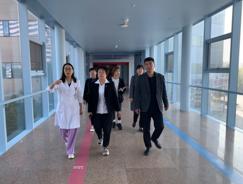 長(zhǎng)安區(qū)醫(yī)保經(jīng)辦中心主任石愛(ài)萍一行蒞臨我院參觀交流