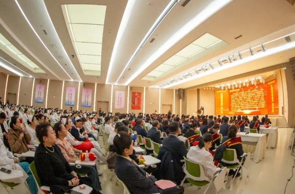 接續(xù)奮斗啟新篇！這場(chǎng)總結(jié)表彰大會(huì)奮進(jìn)感滿(mǎn)滿(mǎn)