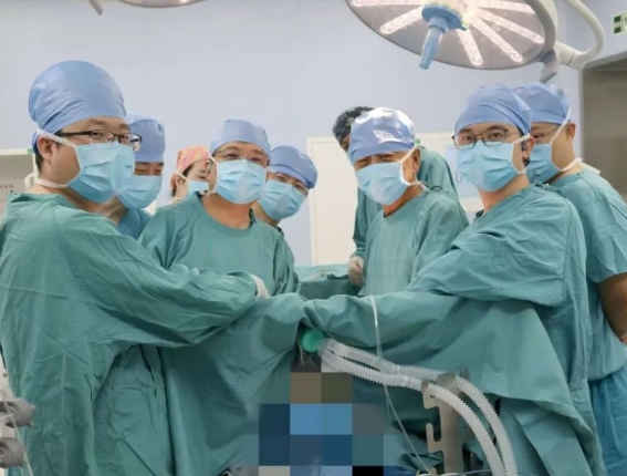 難度五顆星！不插管手術(shù)擊潰“封喉”腫瘤