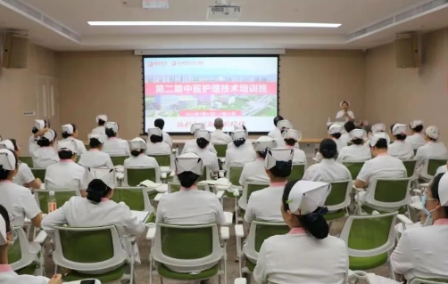 辨證、貼敷、耳穴……解鎖中醫(yī)護(hù)理“新技能”