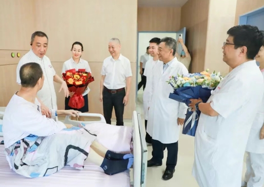 情系退役軍人 我院開(kāi)展建軍節(jié)走訪慰問(wèn)活動(dòng)